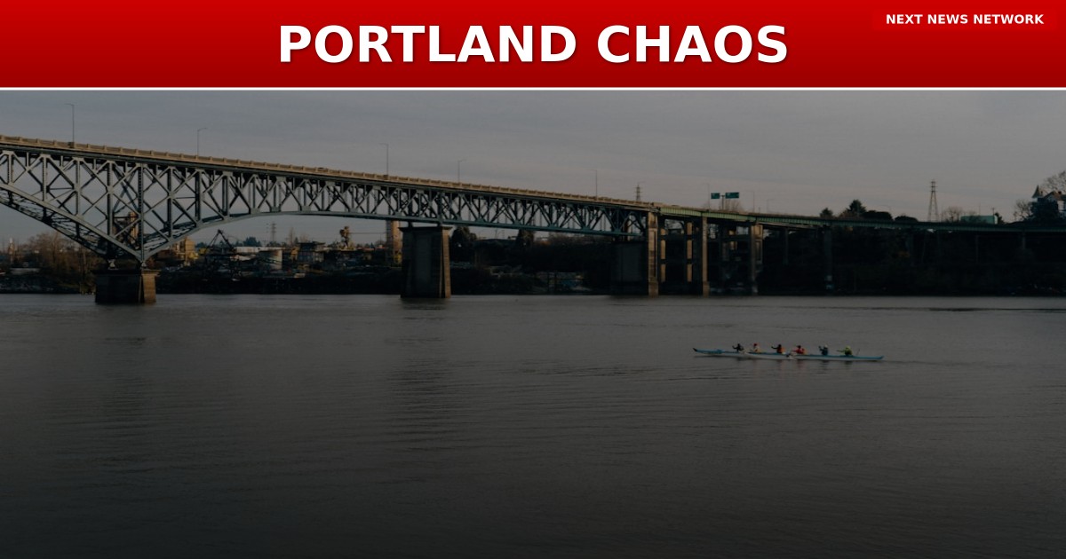 CHAOS in Portland: ANTIFA Rioters Defend Tren de Aragua Gang Members Who Tried to MURDER Border Agents