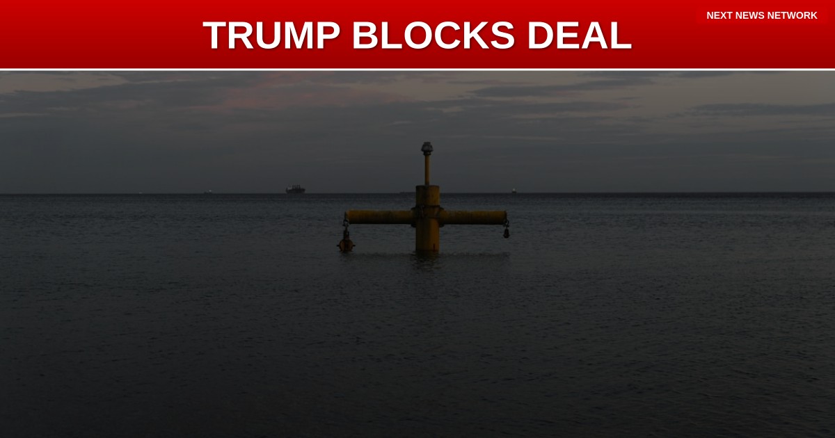 TRUMP BLOCKS Britain's DISASTROUS Deal to Give Away Strategic Military Base to Mauritius