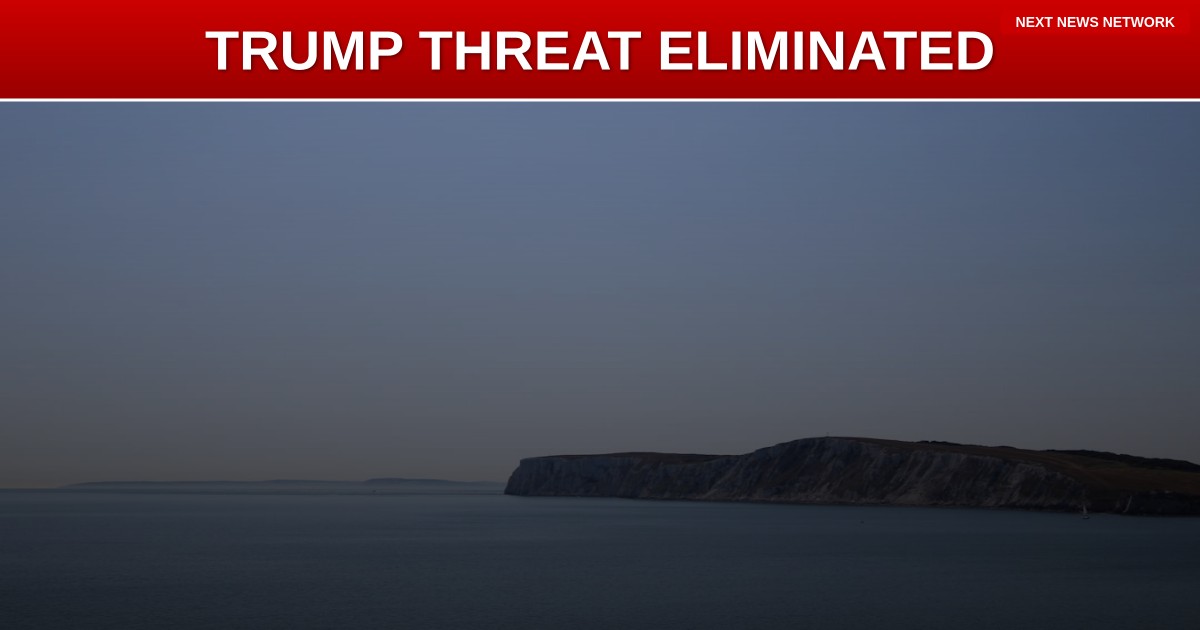 BREAKING: Secret Service ELIMINATES Armed Threat at Mar-a-Lago - Media DOWNPLAYS Attack on Trump