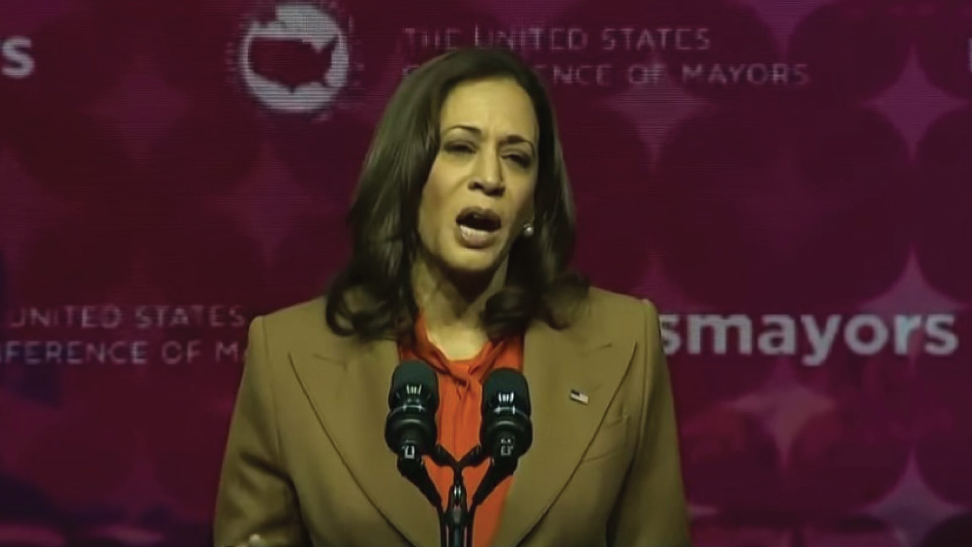 VP Kamala Harris appears to speak down to US mayors during conference.