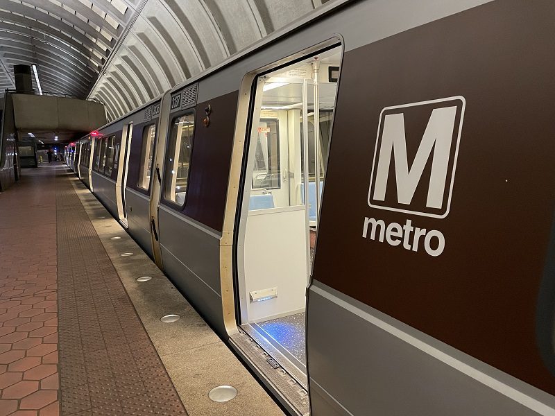 Shocking Video: Unarmed Man Brutally Shot Dead on DC Metro Train – What Happened at Navy Yard-Ballpark Station Will Leave You Speechless!