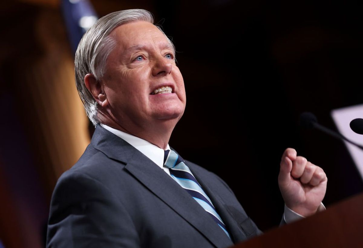 Senator Lindsey Graham Faces Arrest in Russia: Find Out Why He's Proud of It and What Ukraine Has to Do With It!