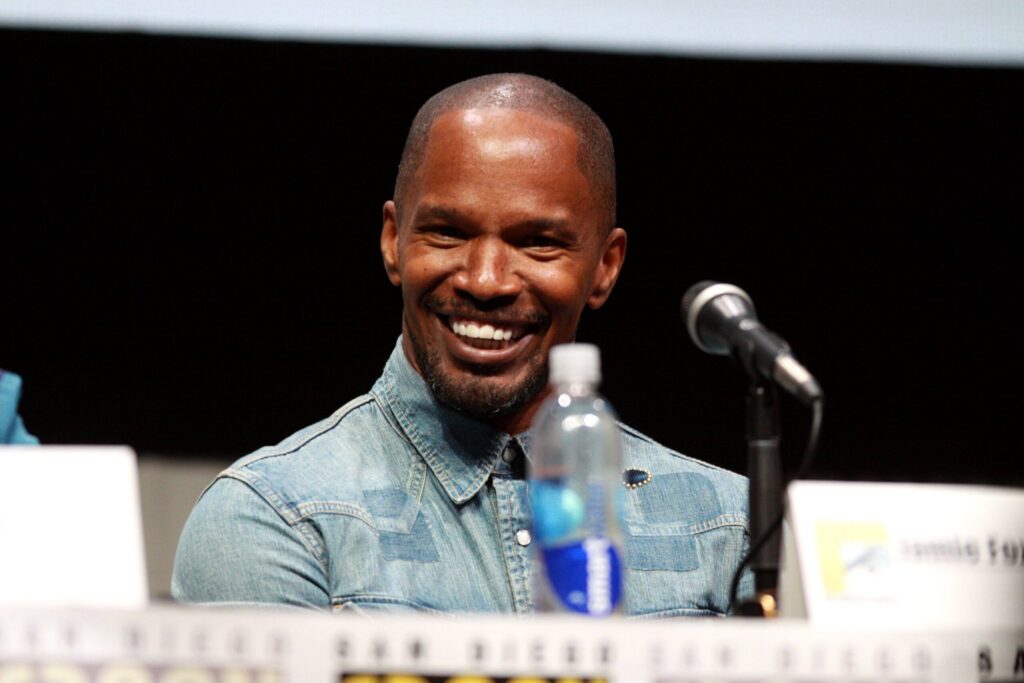 Breaking News: Jamie Foxx Reportedly Suffers Paralysis and Blindness from Brain Blood Clot Post COVID-19 Vaccination, Renowned Hollywood Reporter Reveals (VIDEO)