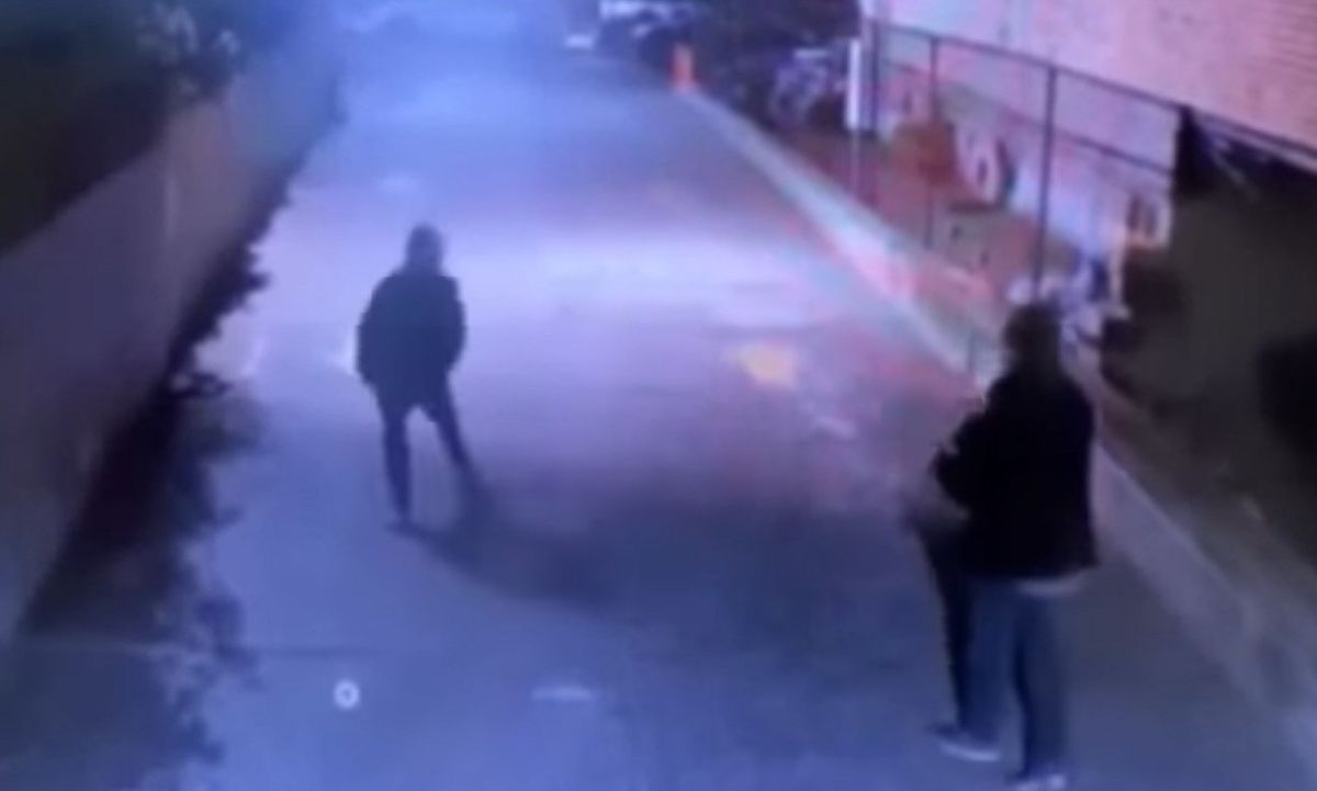 65-Year-Old New Yorker Fights Off Aggressive Mugger and You Won't Believe What Happens Next!