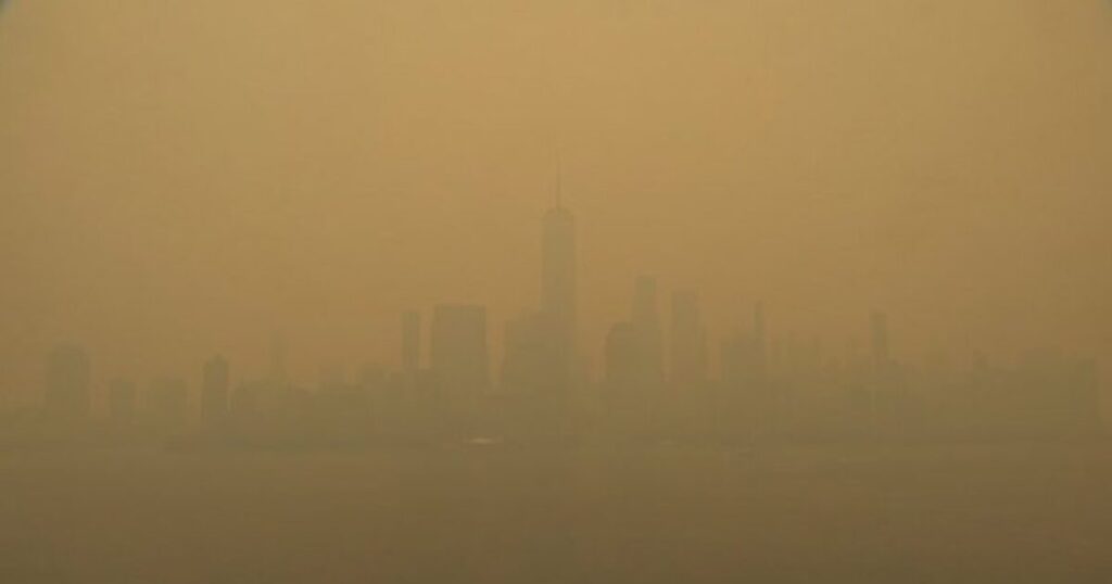 New York City Plunged into Apocalyptic Haze: Canadian Wildfires Propel Unprecedented Air Quality, Ranking as World's Most Polluted City! (VIDEO)