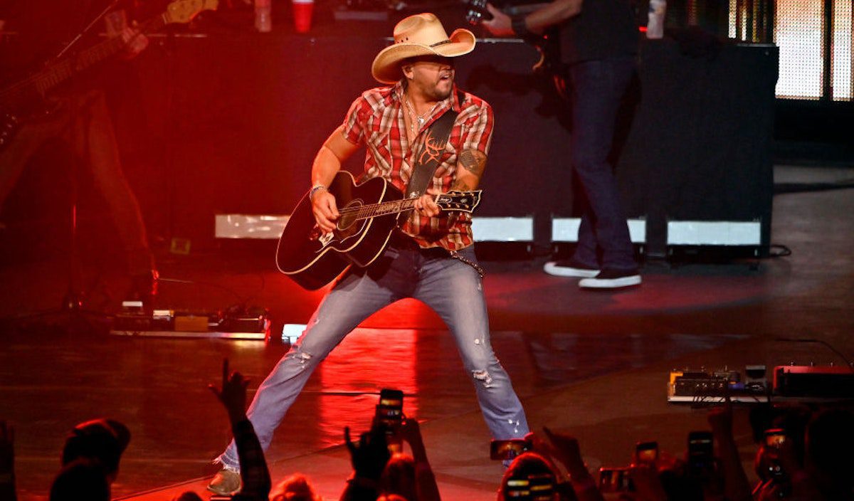 LOOK Crowd Goes Wild at Jason Aldean Concert as He Sings 'Try That In