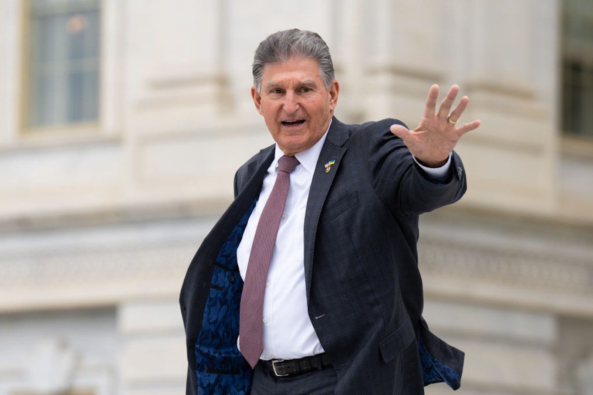 Surprise Presidential Run? Senator Manchin Mulls Over Challenge to US Political Norms!