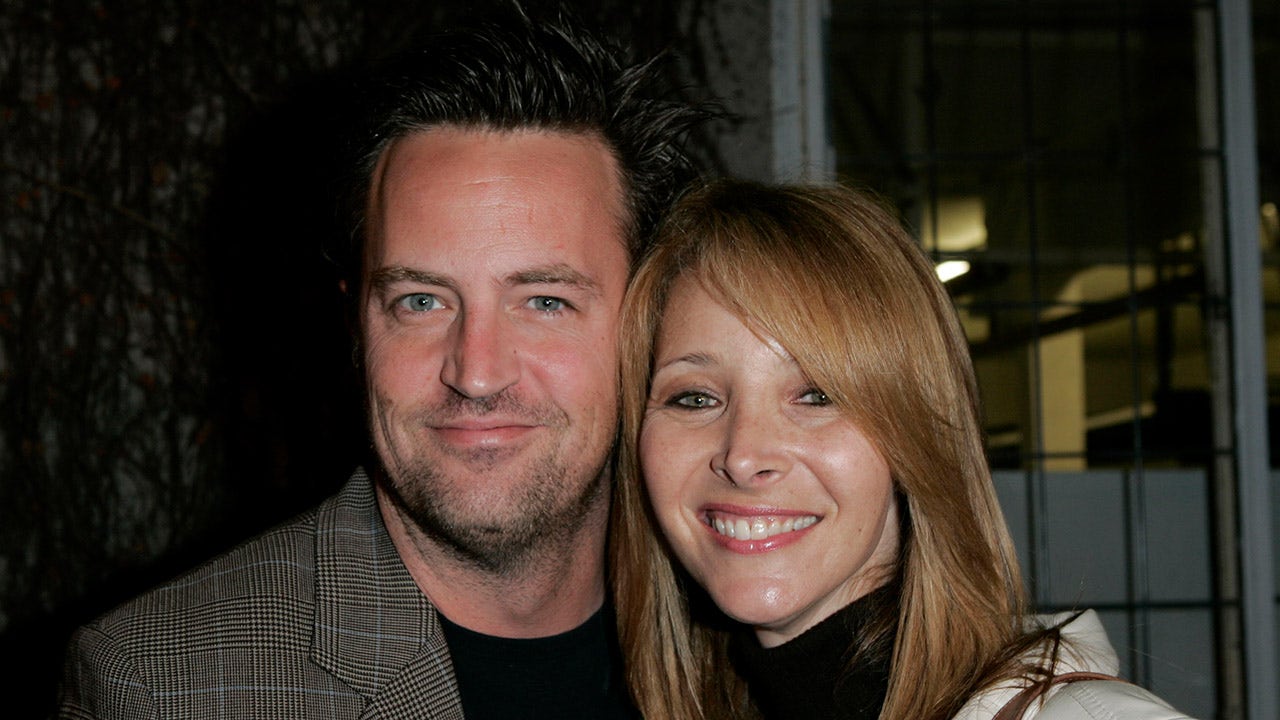 Matthew Perry Remembered: An Emotional Tribute from 'Friends' Co-star Lisa Kudrow