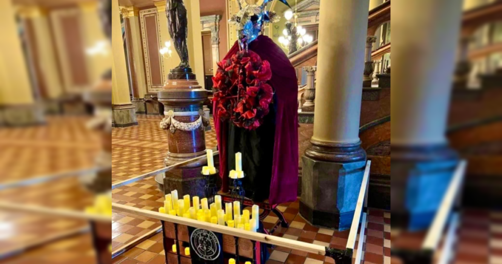Satanic Surprise: Unlikely Yuletide Display Sparks Debate at Iowa State Capitol!