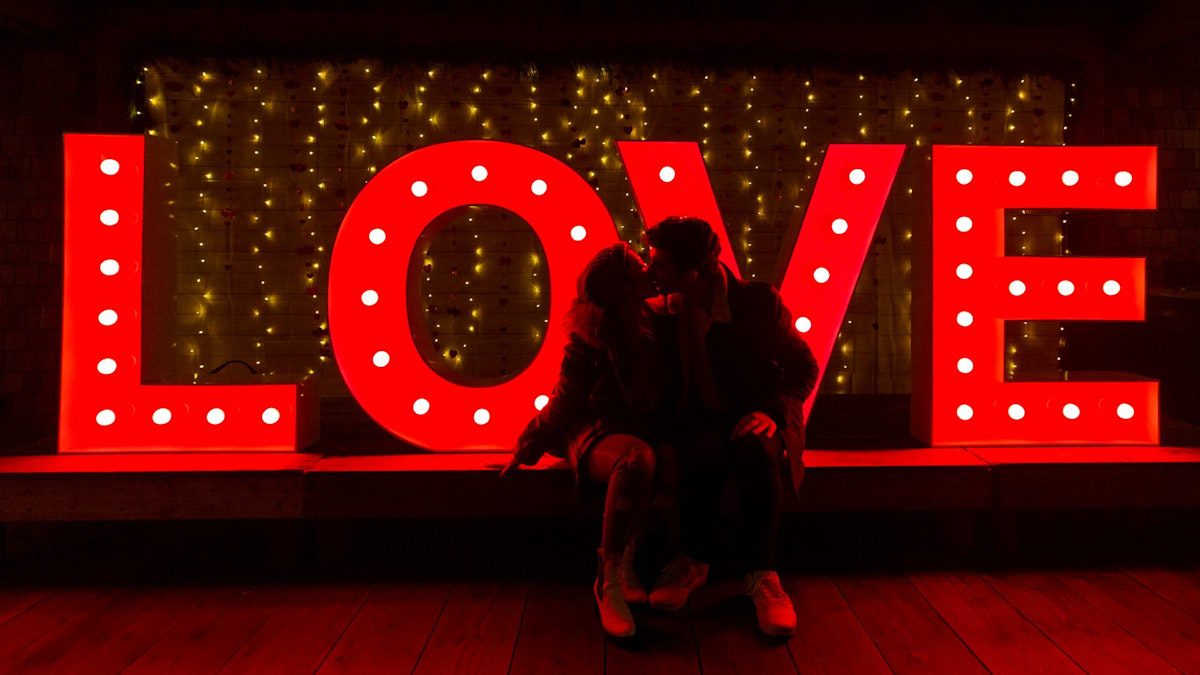 Celebrity Love in Spotlight: Hollywood's Heartwarming Valentine's Day Showdown